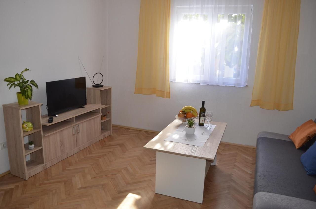 Apartment Ana Kastel Sucurac Ngoại thất bức ảnh
