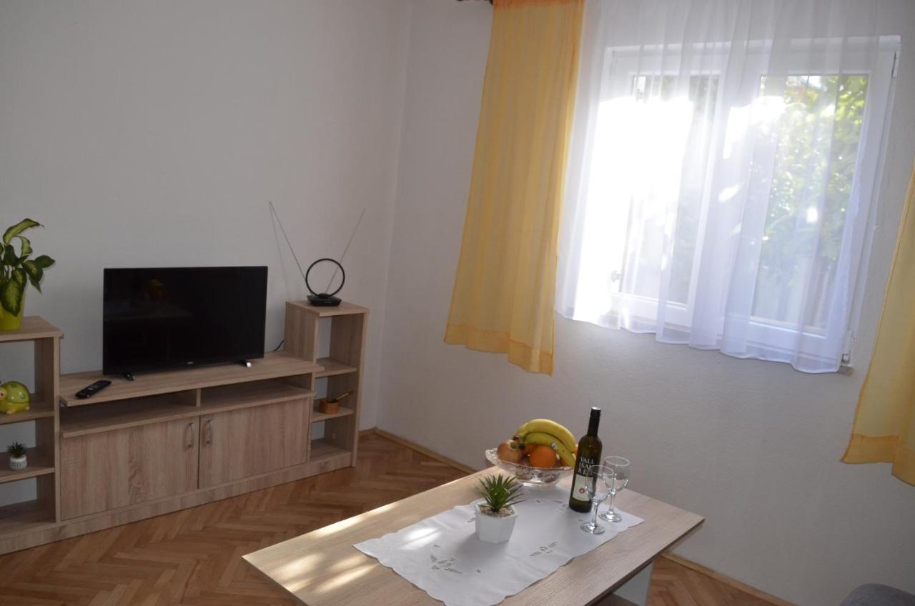 Apartment Ana Kastel Sucurac Ngoại thất bức ảnh